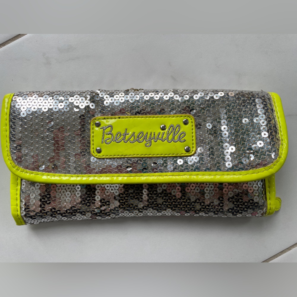 Betseyville Betsey Johnson Makeup Bag